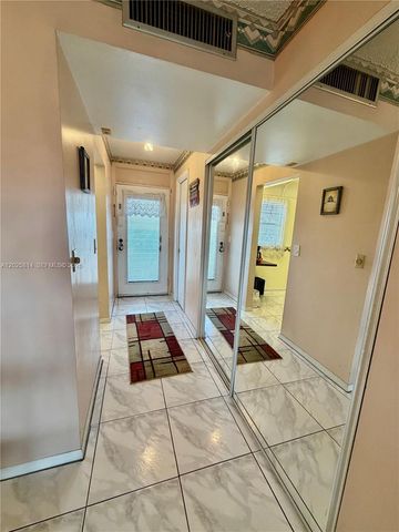 2901 NW 46th Ave 304, Lauderdale Lakes, FL 33313