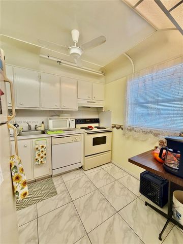 2901 NW 46th Ave 304, Lauderdale Lakes, FL 33313