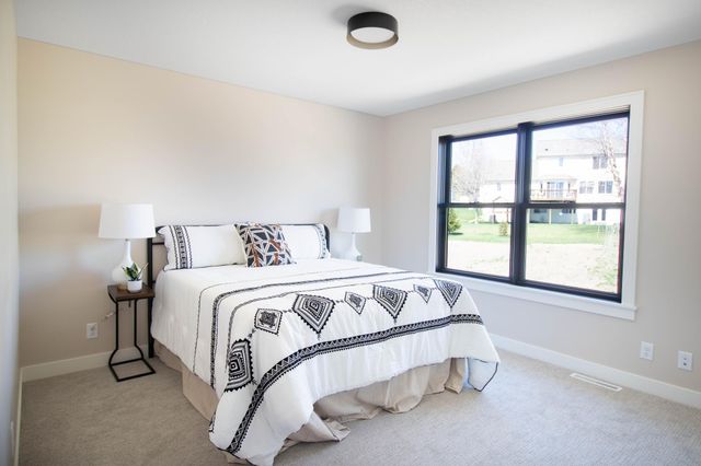 L2B2 Miller Pl NW, Rochester, MN 55901