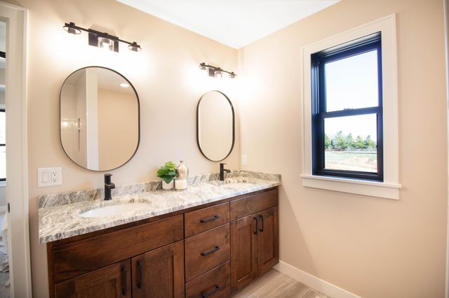 L2B2 Miller Pl NW, Rochester, MN 55901