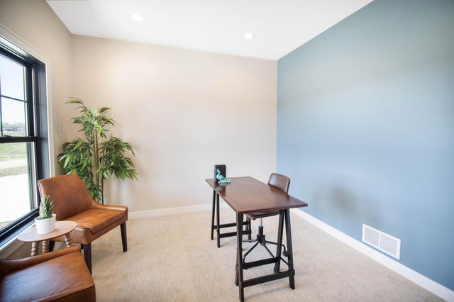 L2B2 Miller Pl NW, Rochester, MN 55901