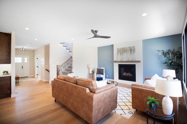 L2B2 Miller Pl NW, Rochester, MN 55901