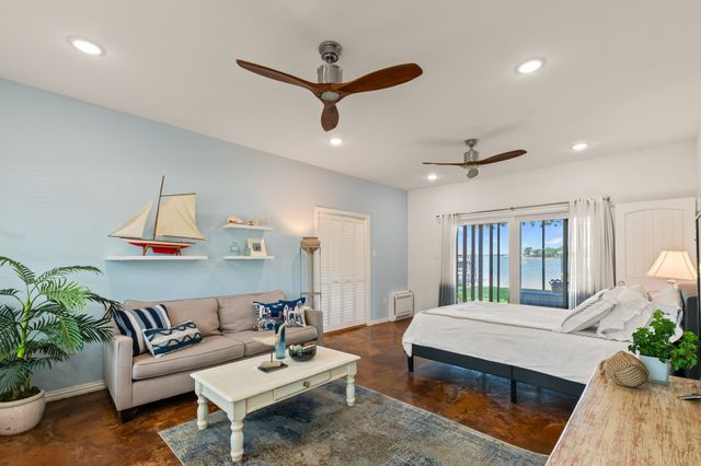 158 Enchanted Drive, Enchanted Oaks, TX 75156