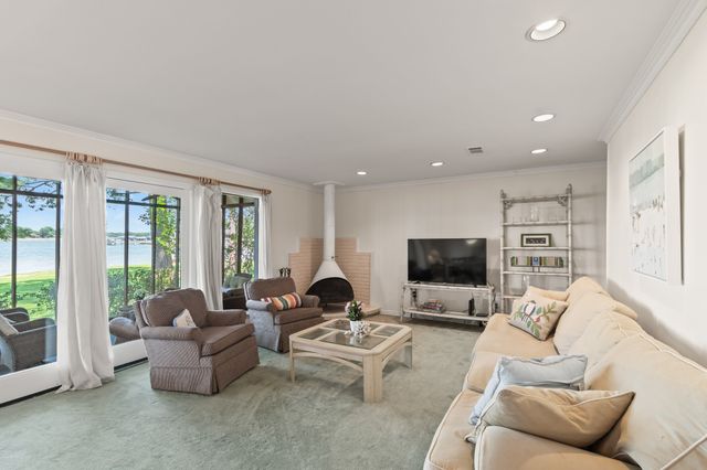158 Enchanted Drive, Enchanted Oaks, TX 75156