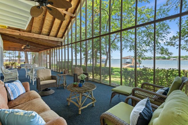 158 Enchanted Drive, Enchanted Oaks, TX 75156