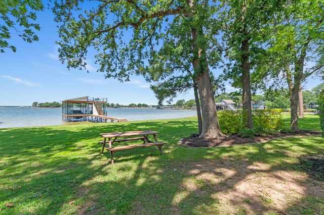158 Enchanted Drive, Enchanted Oaks, TX 75156