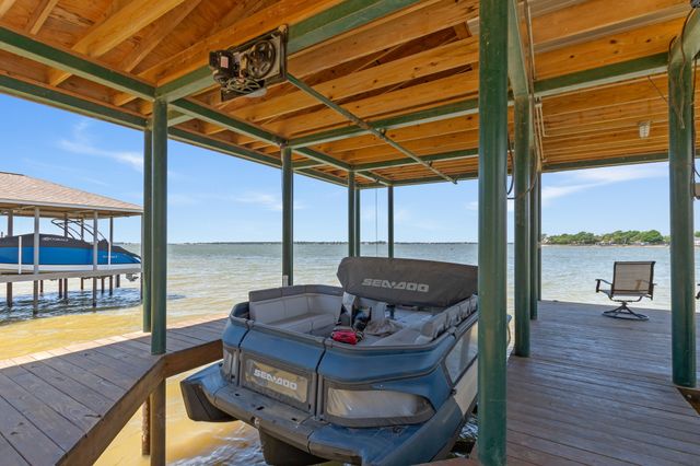 158 Enchanted Drive, Enchanted Oaks, TX 75156