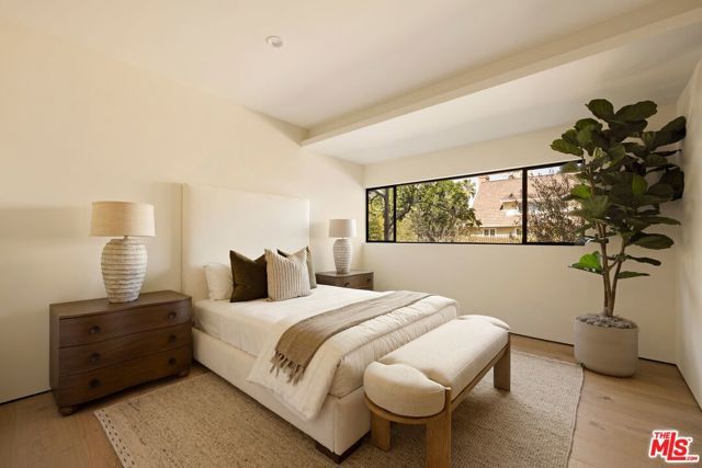 3565 Crownridge Drive, Sherman Oaks, CA 91403