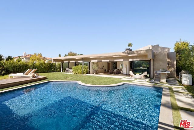 3565 Crownridge Drive, Sherman Oaks, CA 91403