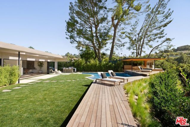 3565 Crownridge Drive, Sherman Oaks, CA 91403