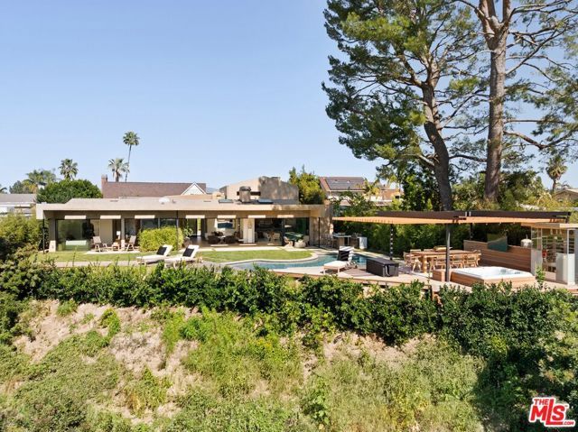 3565 Crownridge Drive, Sherman Oaks, CA 91403