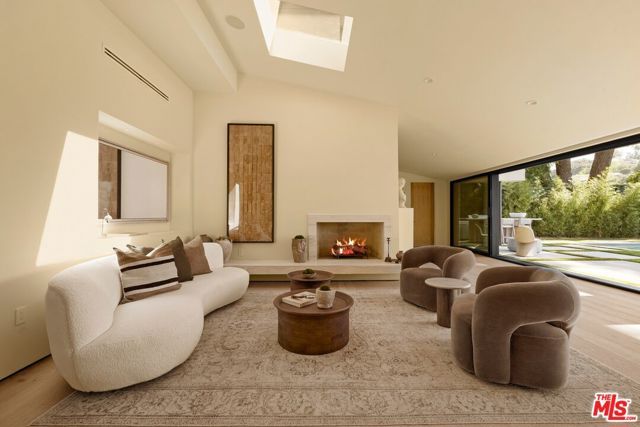 3565 Crownridge Drive, Sherman Oaks, CA 91403