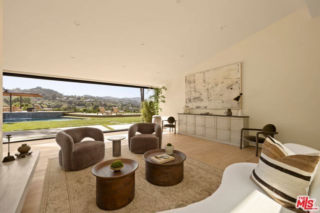 3565 Crownridge Drive, Sherman Oaks, CA 91403