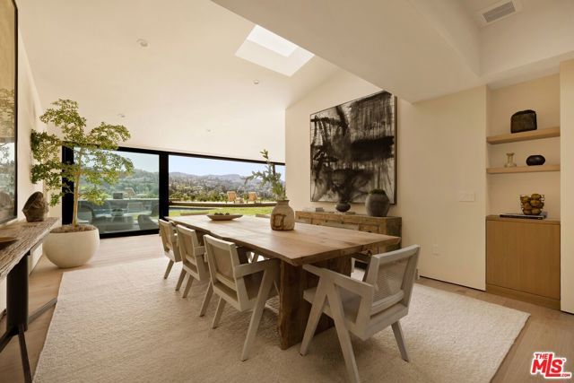 3565 Crownridge Drive, Sherman Oaks, CA 91403