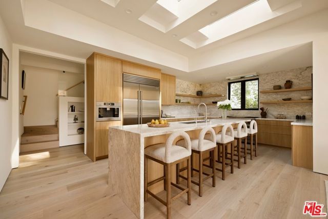 3565 Crownridge Drive, Sherman Oaks, CA 91403