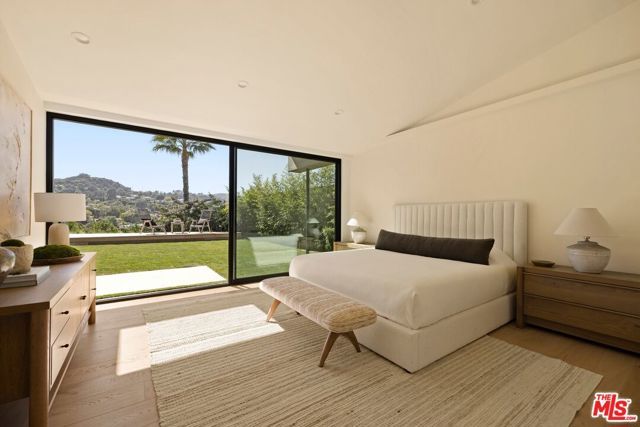 3565 Crownridge Drive, Sherman Oaks, CA 91403