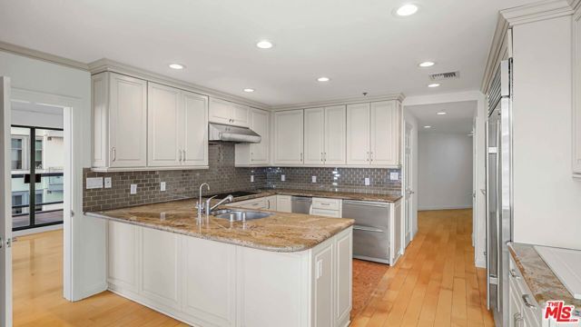 10724 Wilshire Boulevard 305, Los Angeles, CA 90024