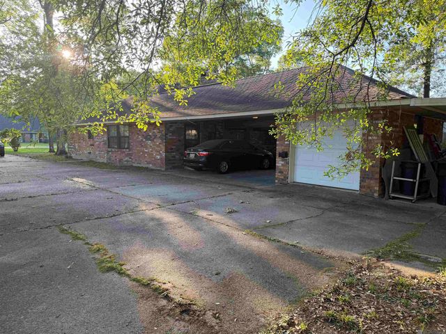 5238 Lesage Dr, Greenwell Springs, LA 70739