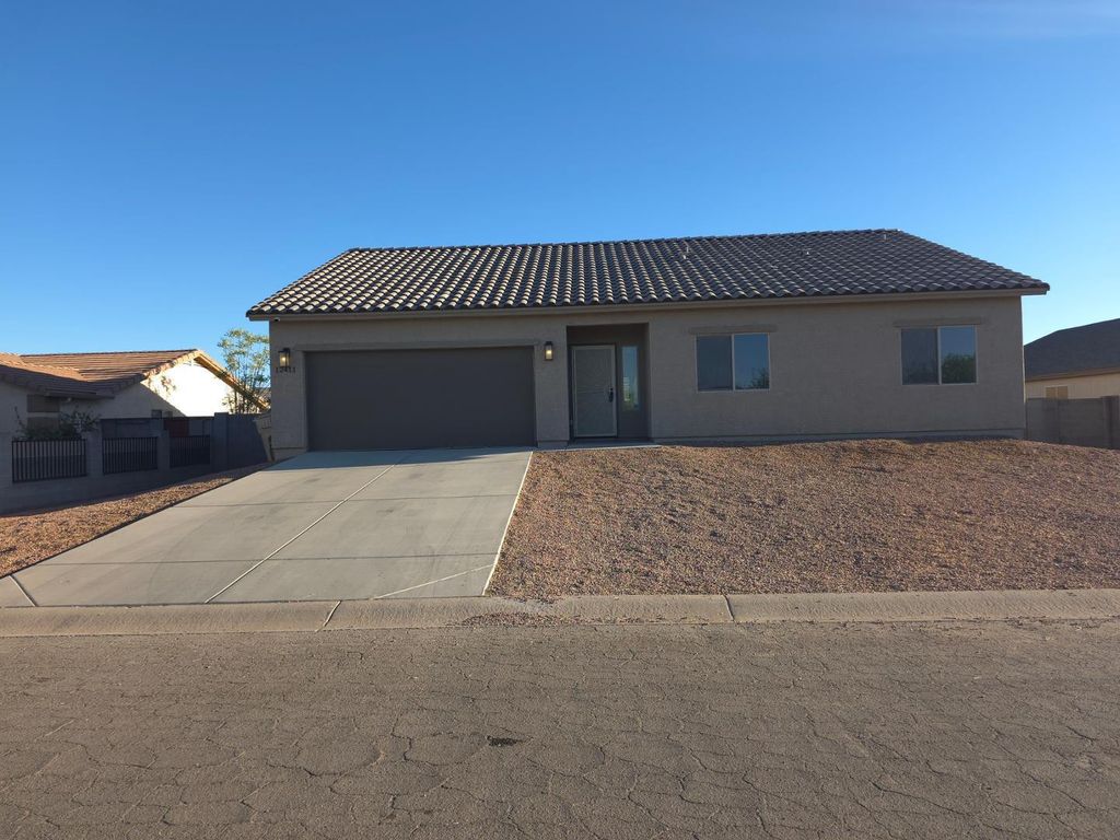 12411 W Jenero Drive, Arizona City, AZ 85123