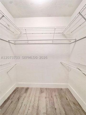 6890 N Kendall Dr B204, Pinecrest, FL 33156