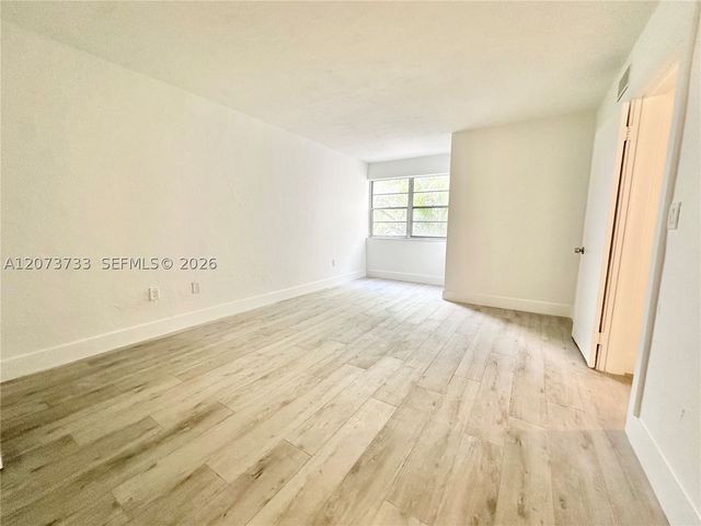 6890 N Kendall Dr B204, Pinecrest, FL 33156