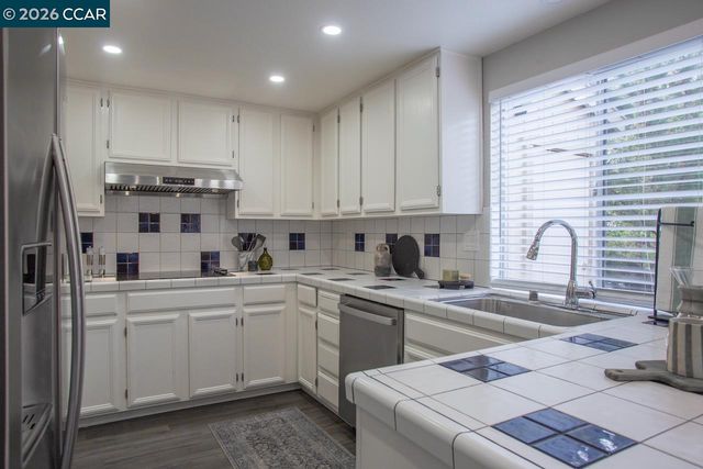 2257 Gladwin Dr, Walnut Creek, CA 94596