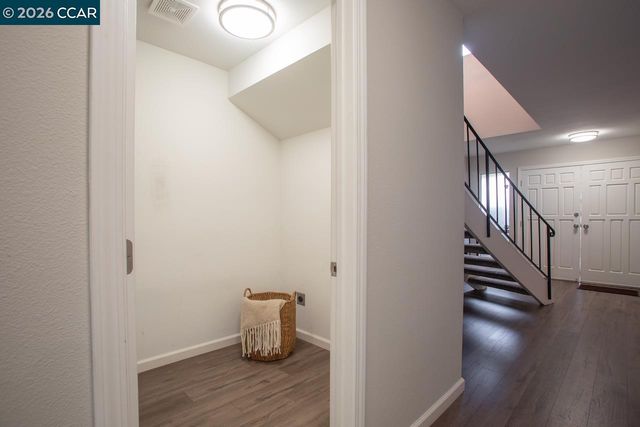 2257 Gladwin Dr, Walnut Creek, CA 94596