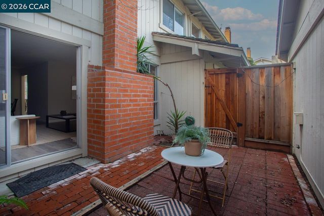 2257 Gladwin Dr, Walnut Creek, CA 94596