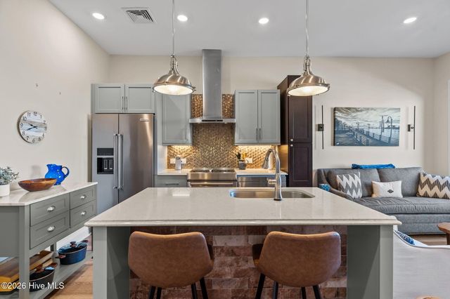 10 Grace Street Apt 604, Wilmington, NC 28401