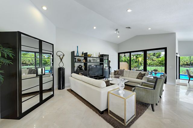 11204 Cloverleaf Circle, Boca Raton, FL 33428