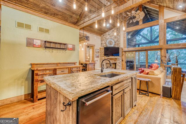 280 Point Of View Road 15, Blue Ridge, GA 30513