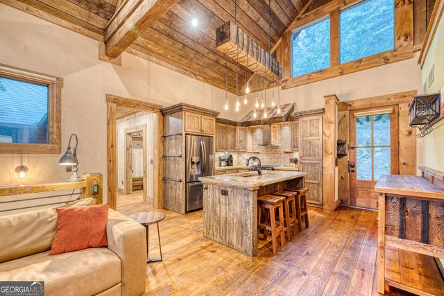 280 Point Of View Road 15, Blue Ridge, GA 30513