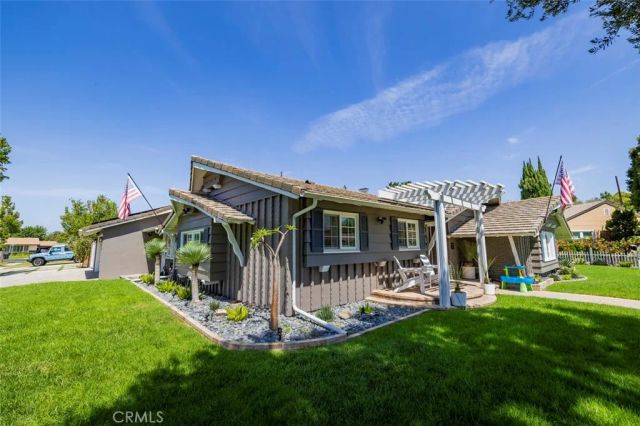 13591 Flint, Santa Ana, CA 92705