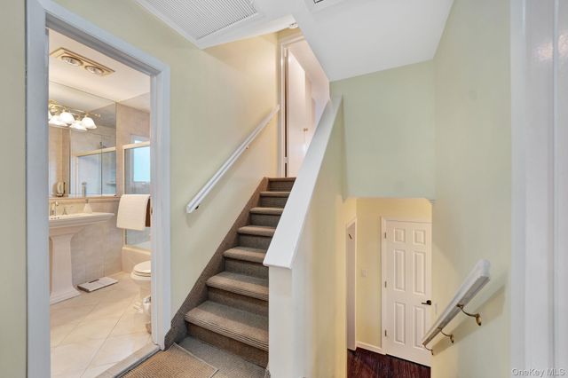321 W Waukena Avenue, Oceanside, NY 11572