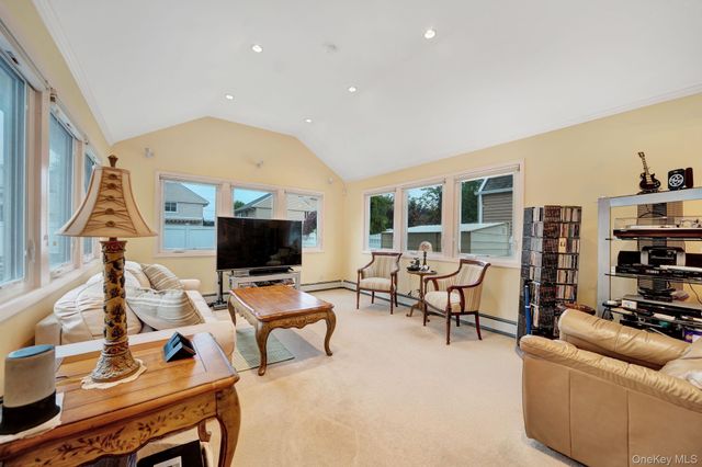 321 W Waukena Avenue, Oceanside, NY 11572