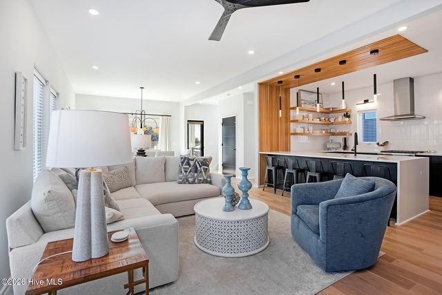 8 E Columbia Street E B, Wrightsville Beach, NC 28480