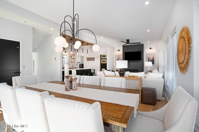 8 E Columbia Street E B, Wrightsville Beach, NC 28480