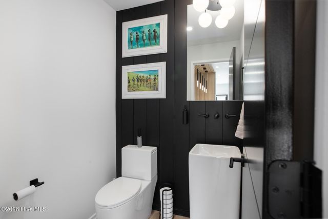 8 E Columbia Street E B, Wrightsville Beach, NC 28480