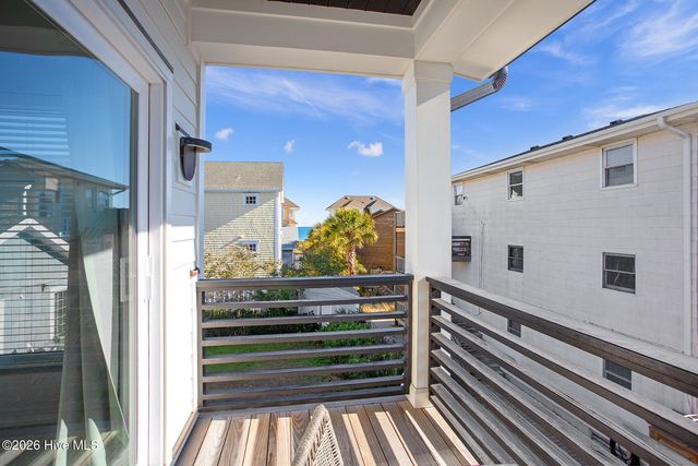 8 E Columbia Street E B, Wrightsville Beach, NC 28480