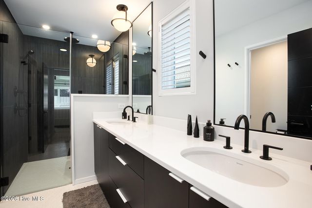 8 E Columbia Street E B, Wrightsville Beach, NC 28480