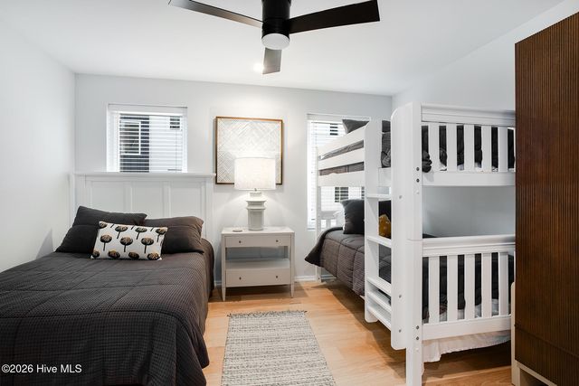 8 E Columbia Street E B, Wrightsville Beach, NC 28480