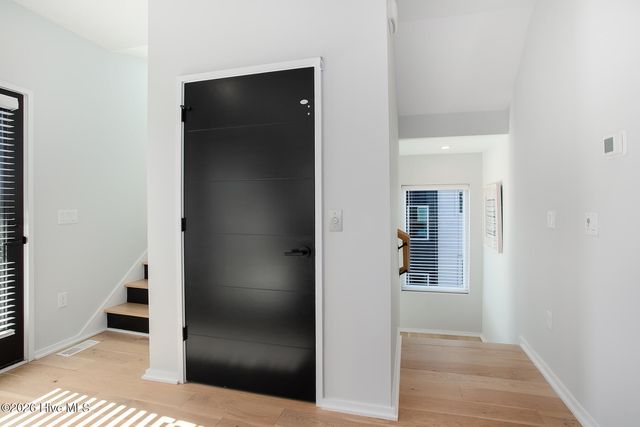 8 E Columbia Street E B, Wrightsville Beach, NC 28480