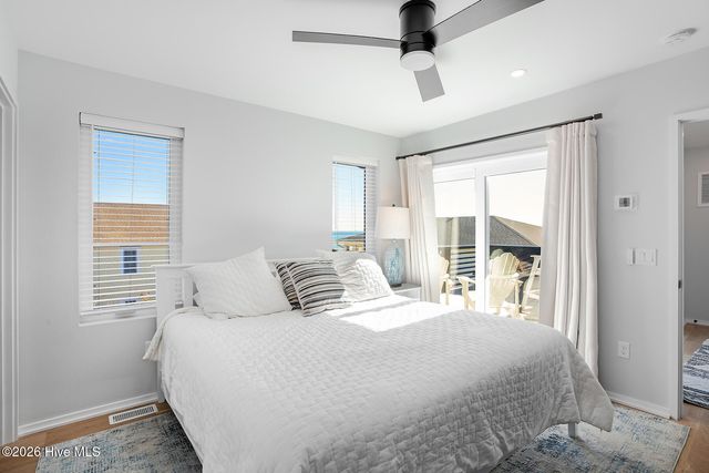 8 E Columbia Street E B, Wrightsville Beach, NC 28480