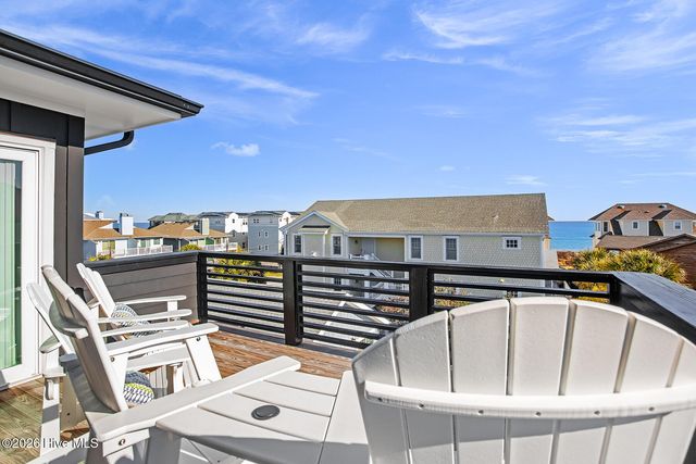 8 E Columbia Street E B, Wrightsville Beach, NC 28480