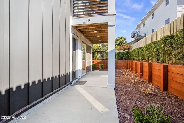 8 E Columbia Street E B, Wrightsville Beach, NC 28480