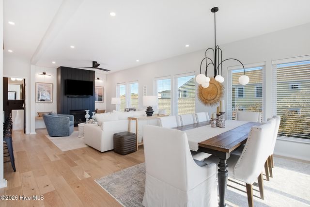 8 E Columbia Street E B, Wrightsville Beach, NC 28480