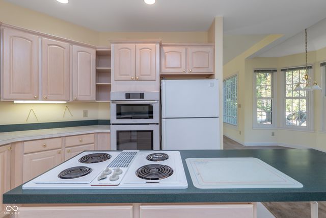 7489 Oakland Hills Drive, Indianapolis, IN 46236