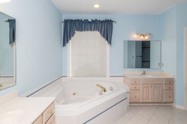 7489 Oakland Hills Drive, Indianapolis, IN 46236