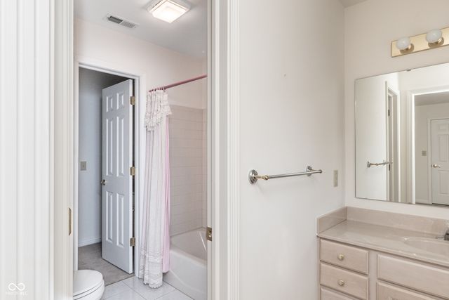 7489 Oakland Hills Drive, Indianapolis, IN 46236