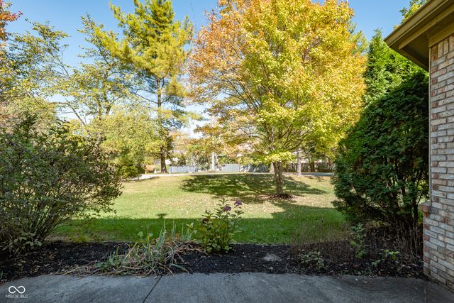 7489 Oakland Hills Drive, Indianapolis, IN 46236